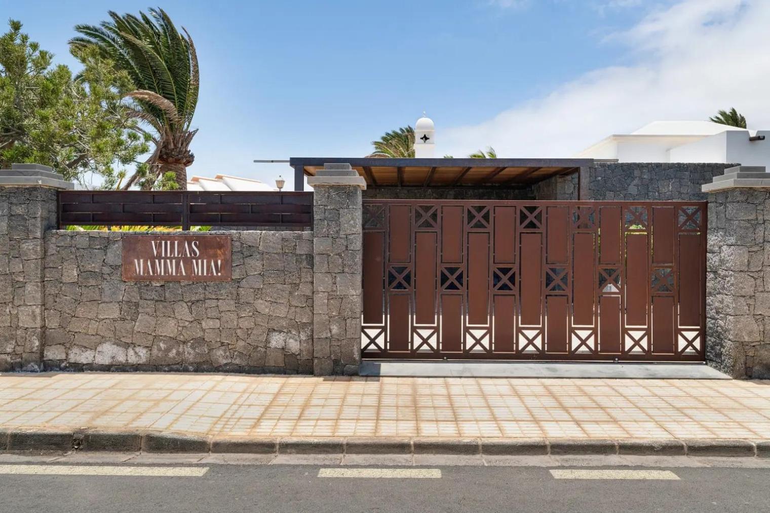 פלאיה בלנקה Villas Mamma Mia Pool Heat Private & Jacuzzi מראה חיצוני תמונה