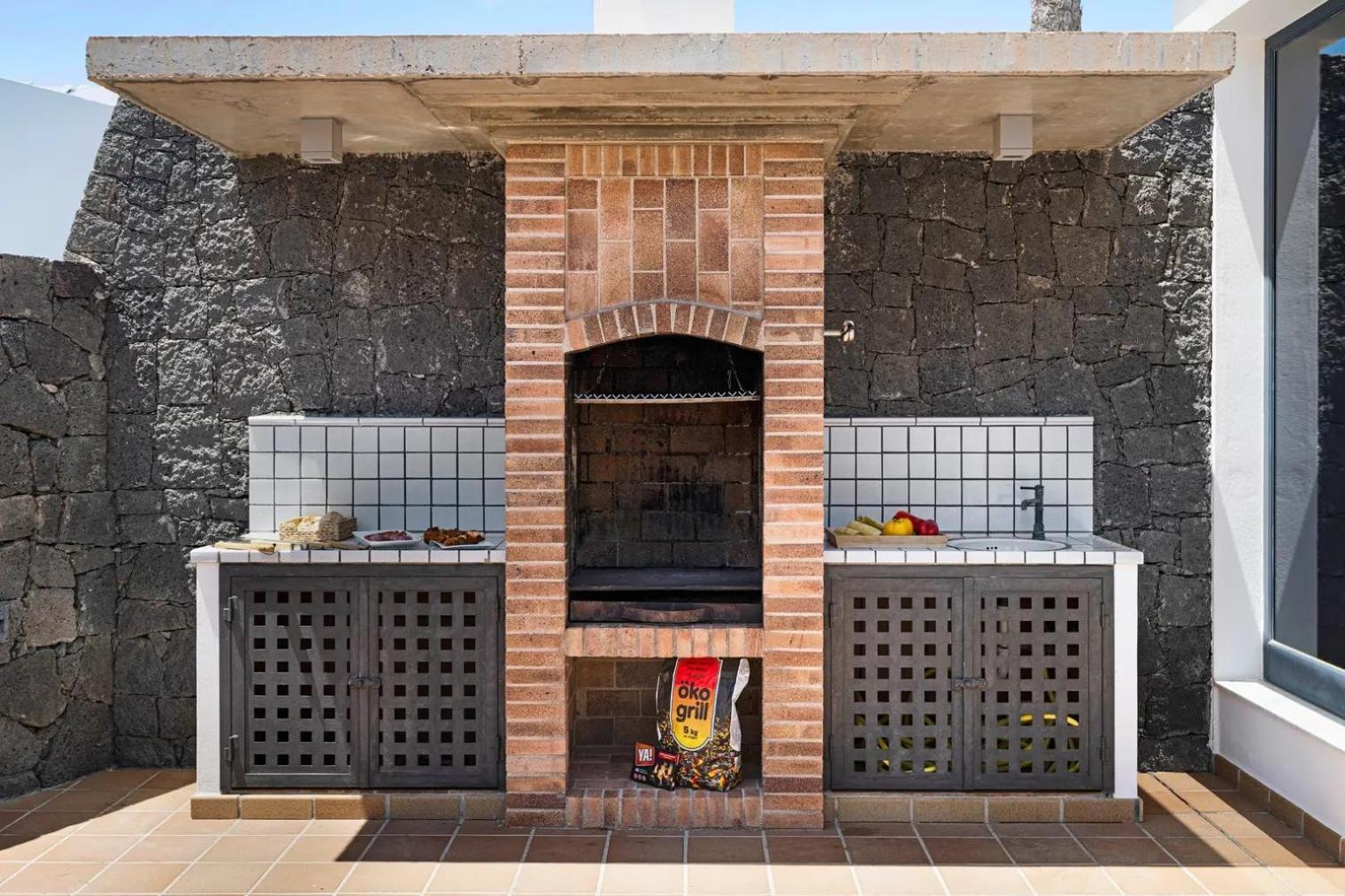 פלאיה בלנקה Villas Mamma Mia Pool Heat Private & Jacuzzi מראה חיצוני תמונה